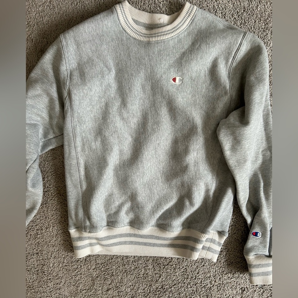 CHAMPION SWEATSHIRT